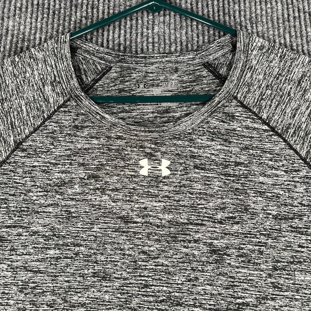 Under Armour Shirt Womens Small Gray Short Sleeve Loose Fit Heat Gear Active